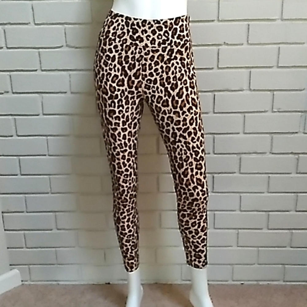 No Boundaries Leopard Mesh Sided Leggings. Size Large NWOT